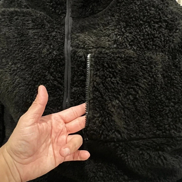 VICTORIA SECRET PINK LIMITED ED FAUX FUR BLACK PULLOVER RARE SOFT COMF size S - Picture 3 of 7